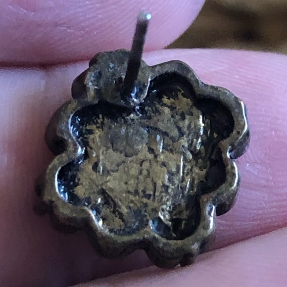 Vintage brass green enamel pierced earrings - Picture 4 of 4